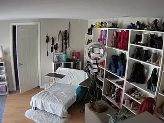 Miss Olivia Black Dressing Room's Live Sex Cam Show