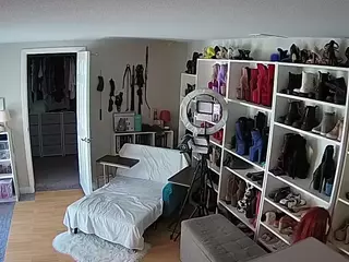 Miss Olivia Black Dressing Room's Live Sex Cam Show