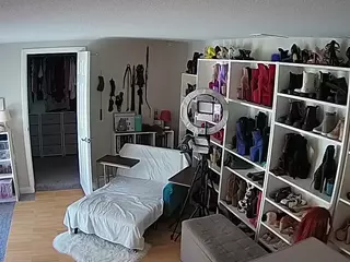 Miss Olivia Black Dressing Room's Live Sex Cam Show