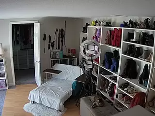 Miss Olivia Black Dressing Room's Live Sex Cam Show