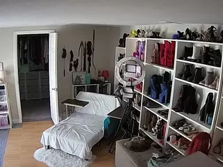 Miss Olivia Black Dressing Room's Live Sex Cam Show