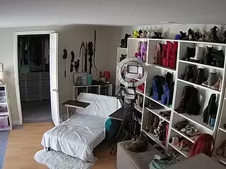 Miss Olivia Black Dressing Room's Live Sex Cam Show
