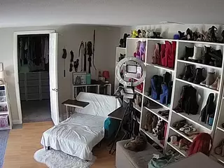 Miss Olivia Black Dressing Room's Live Sex Cam Show