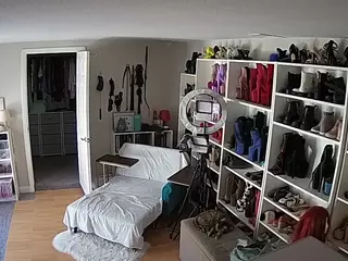 Miss Olivia Black Dressing Room's Live Sex Cam Show