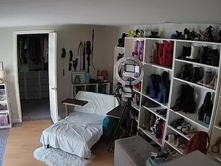 Miss Olivia Black Dressing Room's Live Sex Cam Show
