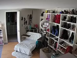 Miss Olivia Black Dressing Room's Live Sex Cam Show