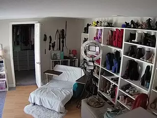 Miss Olivia Black Dressing Room's Live Sex Cam Show