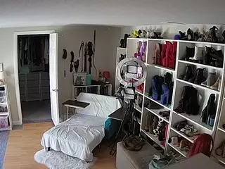 Miss Olivia Black Dressing Room's Live Sex Cam Show