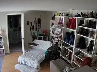 Miss Olivia Black Dressing Room's Live Sex Cam Show