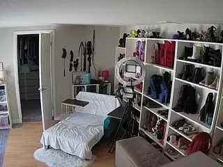 Miss Olivia Black Dressing Room's Live Sex Cam Show