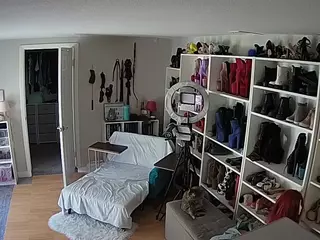 Miss Olivia Black Dressing Room's Live Sex Cam Show