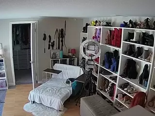 Miss Olivia Black Dressing Room's Live Sex Cam Show