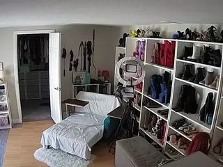 Miss Olivia Black Dressing Room's Live Sex Cam Show