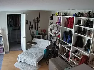 Miss Olivia Black Dressing Room's Live Sex Cam Show
