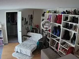 Miss Olivia Black Dressing Room's Live Sex Cam Show