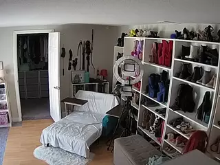 Miss Olivia Black Dressing Room's Live Sex Cam Show