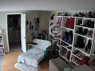 Miss Olivia Black Dressing Room's Live Sex Cam Show
