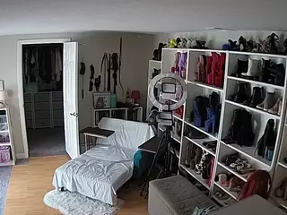 Miss Olivia Black Dressing Room's Live Sex Cam Show