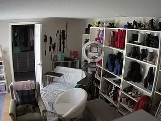 Miss Olivia Black Dressing Room's Live Sex Cam Show