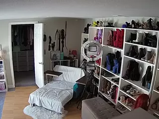 Miss Olivia Black Dressing Room's Live Sex Cam Show
