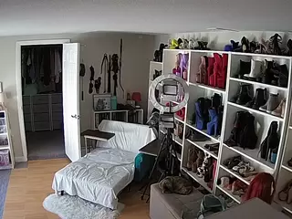 Miss Olivia Black Dressing Room's Live Sex Cam Show