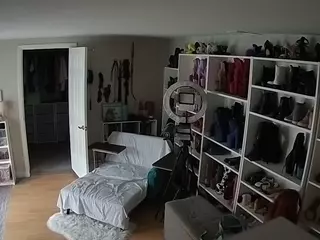 Miss Olivia Black Dressing Room's Live Sex Cam Show