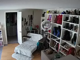Miss Olivia Black Dressing Room's Live Sex Cam Show
