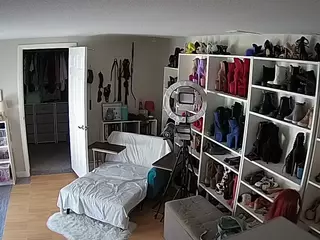 Miss Olivia Black Dressing Room's Live Sex Cam Show