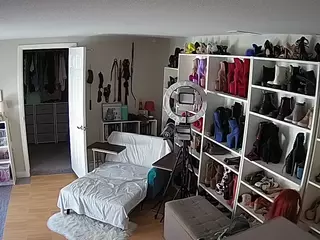 Miss Olivia Black Dressing Room's Live Sex Cam Show