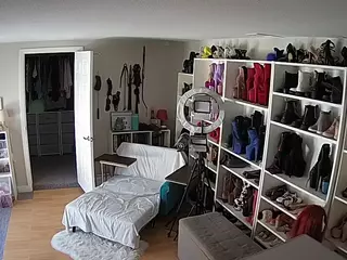 Miss Olivia Black Dressing Room's Live Sex Cam Show