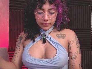 Luana's Live Sex Cam Show