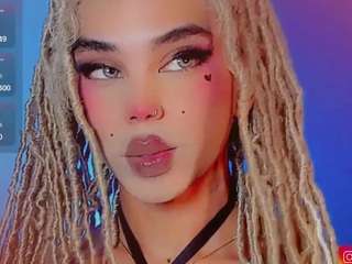Live cam show with danniilee