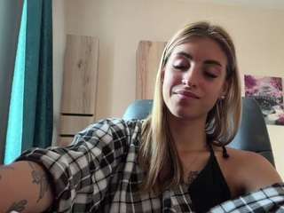 Live cam show with TemekaRoskowinski