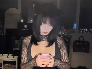 worshipcarrie's Live Sex Cam Show