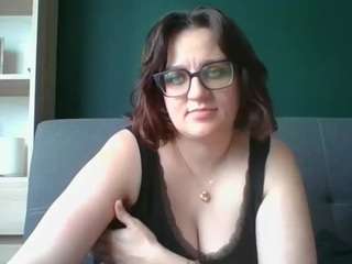Live cam show with sensualParis