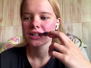 Live cam show with CharaDeatherage