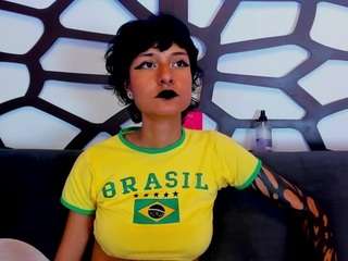 Live cam show with snner-velvet