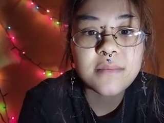 Live cam show with darlindevil