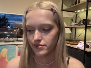 Live cam show with ToraMagid