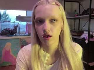 Live cam show with ToraMagid