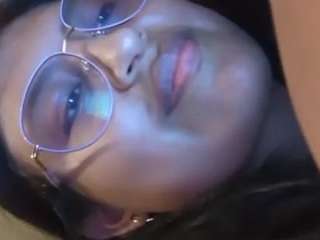 kumy2002's Live Sex Cam Show