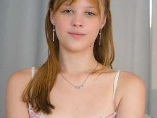 Live cam show with LunaLeez