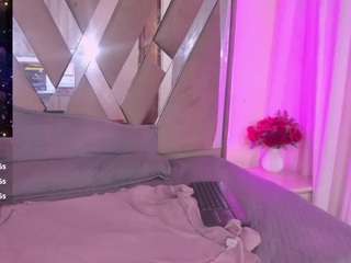 Live cam show with casey-lorens