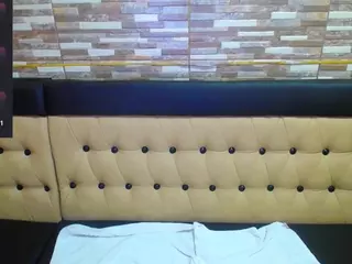 Yanisa23's Live Sex Cam Show