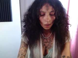 Live cam show with Annie