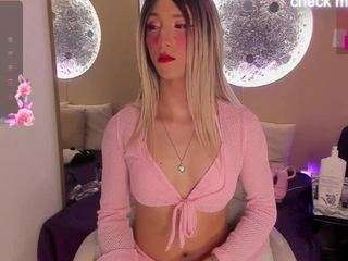 Live cam show with Yakitaii
