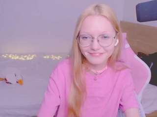 Live cam show with cut1ecut1e