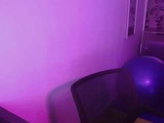 Live cam show with leannefoxy69