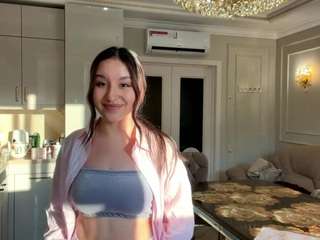 Live cam show with TemikaKealohanui