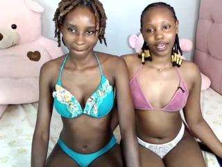 Live cam show with EmmaRoswel